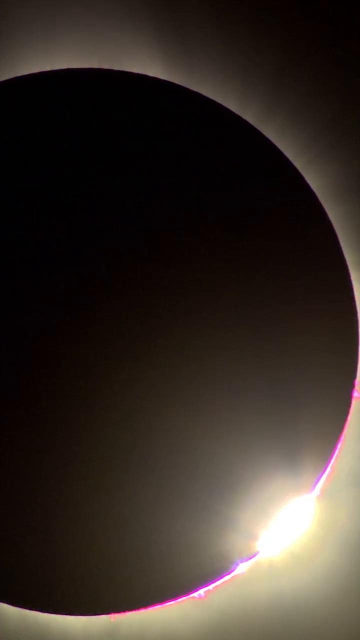 Sensor convierte la luz del eclipse en sonidos de flauta y clarinete