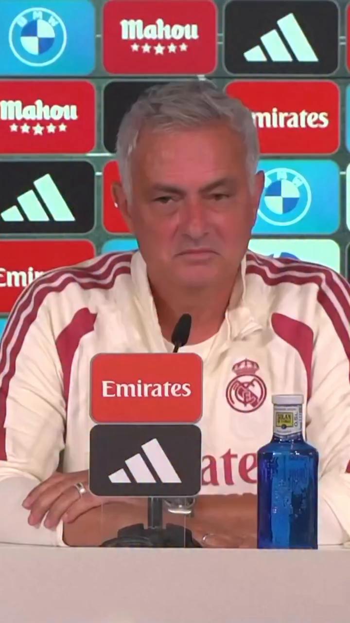 ✋🏼🚪 Mourinho, sobre el mercado de fichajes: “En mi cabeza, la plantilla está cerrada; me gustaría quedarme con esta plantilla”