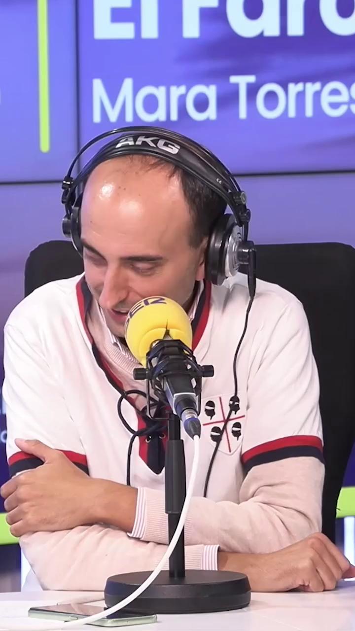 Antomeana se presenta con la camiseta del Cagliari que marcó la historia de Cerdeña