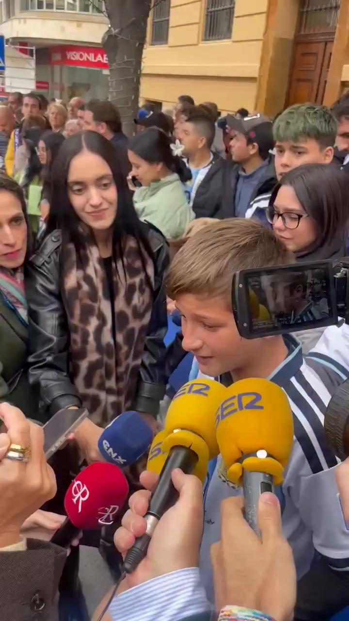 Emocionado fan relata cómo Messi cumplió su sueño firmándole un autógrafo