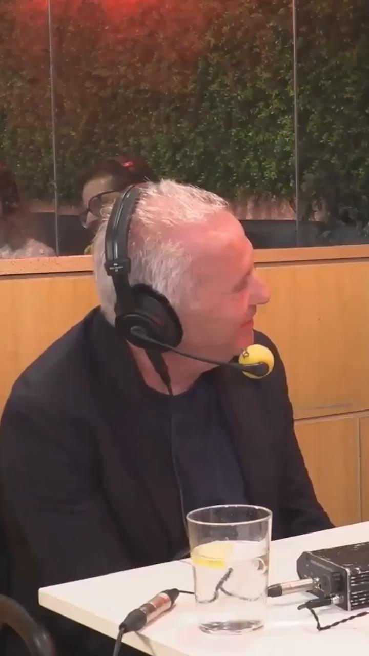 Saturación de noticias: por qué sintonizo China FM para desconectar en el coche