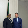@ItoBisono En nombre de Gobierno dominicano y en coordinación con @joelSantose, ministro de @energiayminasrd, sostuvieron un encuentro con el ministro de Energía y Minas de sudáfrica (@GovernmentZA)