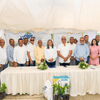 “EL GOBIERNO EN LAS PROVINCIAS” llega a Peralta de Azua; con entrega de plantas de café, aguacates herramientas y más