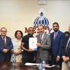 Mescyt entrega becas internacionales para cursar maestrías en prestigiosas universidades