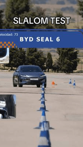 Eslalon BYD SEAL 6 En este vídeo puedes ver cómo se desenvuelve en una prueba que exige agilidad y precisión, y comparar su resultado con el de otros modelos que han pasado por el circuito de km77 #byd #bydseal6 #seal6 #eslalon #slalomtest