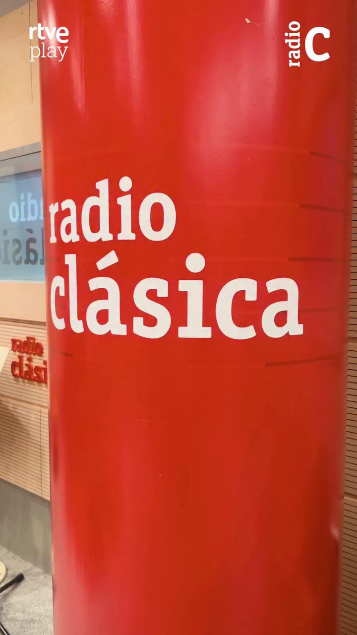 🎶✨ La violonchelista Camille Thomas (@camillethomascellist) se suma a la celebración del 60º aniversario de Radio Clásica con un emotivo guiño al 'Cant dels ocells', en referencia a Pau Casals, de quien celebramos este año el 150º aniversario de su nacimiento.