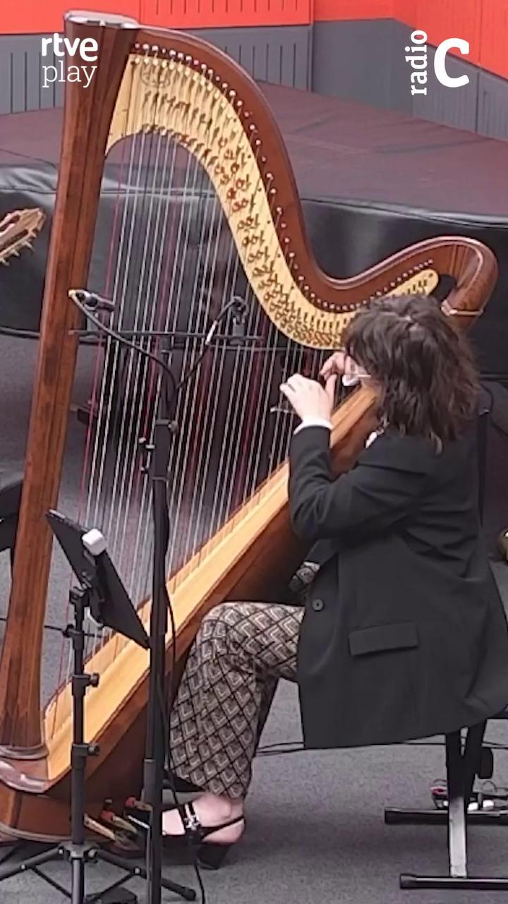 🎶✨ En Andante con moto recibimos al dúo Boreal (@duo.boreal), formado por Claudia Besné (arpa) y Eva Calvo (guitarra), que se conocieron durante sus estudios en Salzburgo.