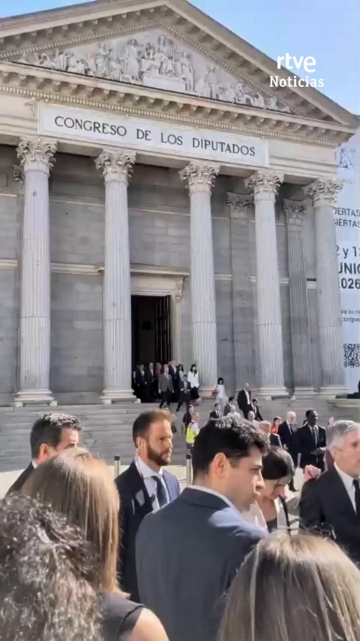 Música de fondo sin diálogo ni información adicional en el video