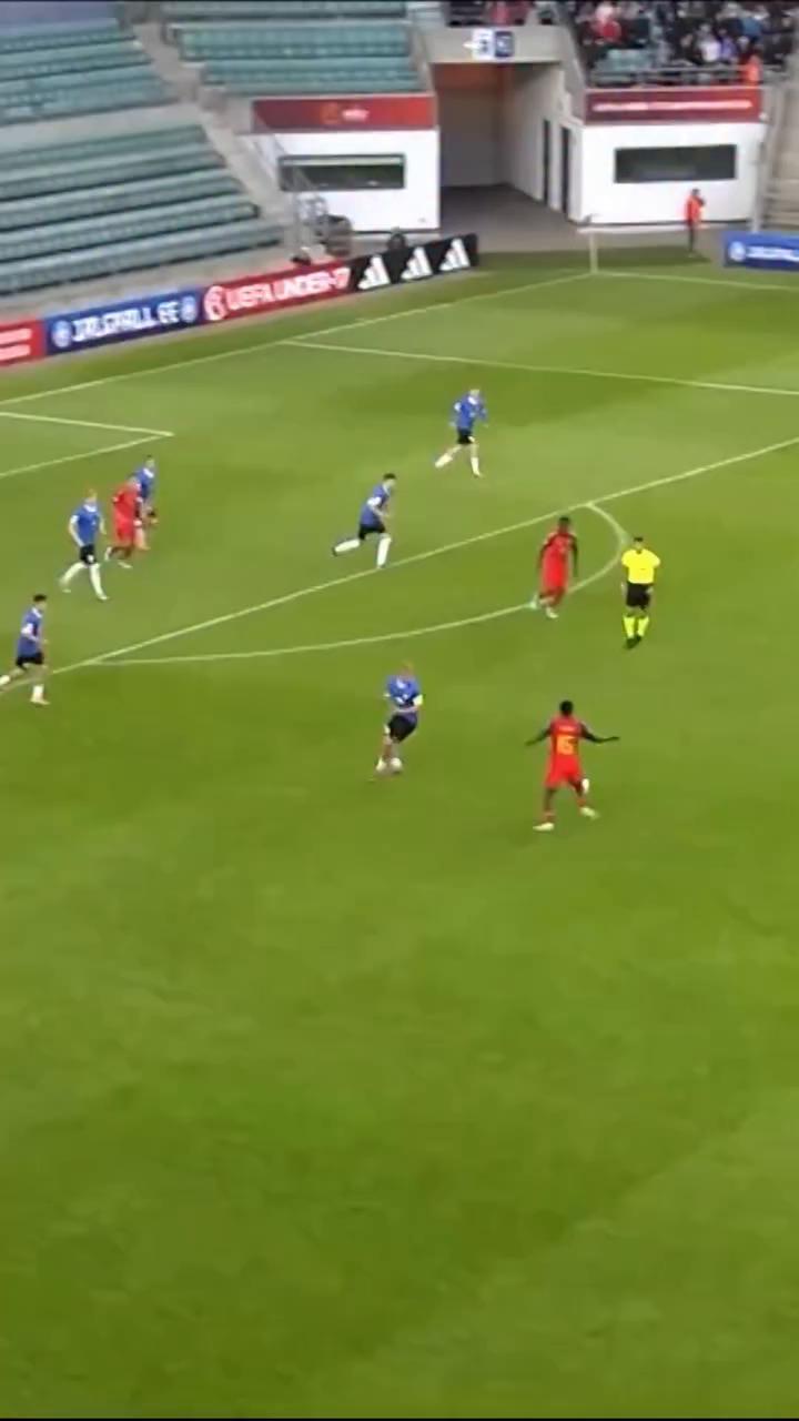 El jugador sabía exactamente dónde estaba la portería sin controlar el balón