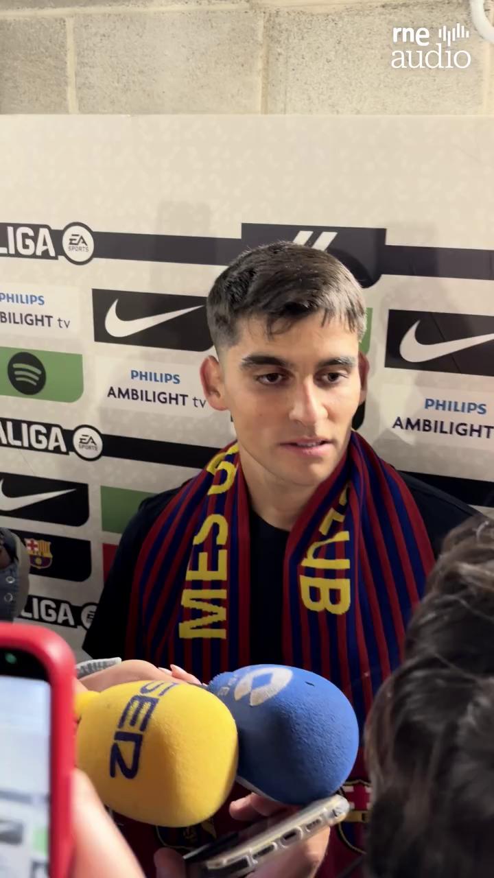 El Barça celebra la Liga arropando a Flick: 'Somos un grupo joven con ganas de comernos todo'