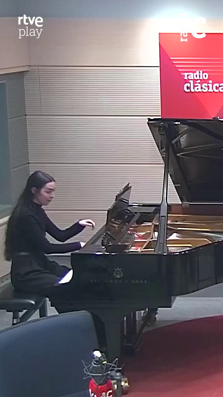 🎙️✨ En Maestros cantores recibimos a los tenores Mikeldi Atxalandabaso (@mikeldi.atxalandabaso) y Moisés Marín (@moisesmarintenor), acompañados al piano por Belén Castillo (@belencastillopianist).