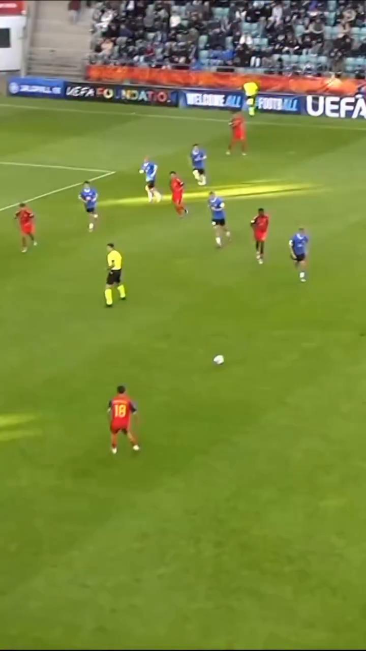 Mikel Unrestarazo marca el primer gol de España en el Europeo sub-17