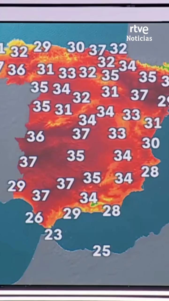 Las capitales españolas superan los 30 grados con sol y calima en Canarias