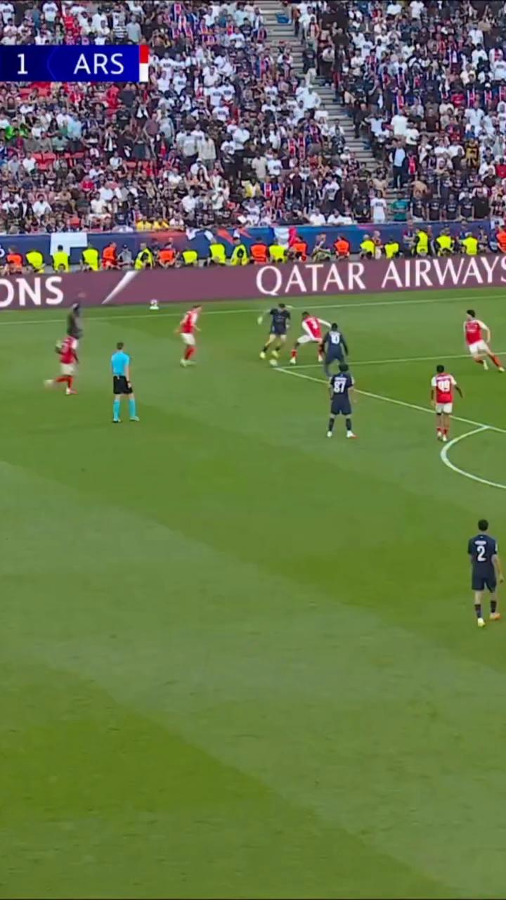 PSG reclama penalti y segunda amarilla pero el árbitro lo rechaza
