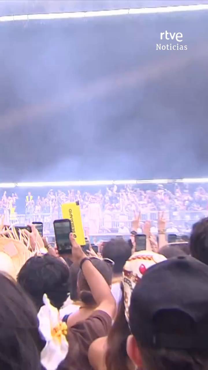 Bad Bunny convierte el estadio en una fiesta caribeña ante 64.000 fans