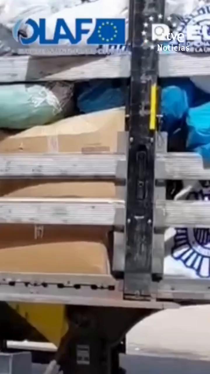 La Policía Nacional incauta 66.000 camisetas falsificadas del Mundial
