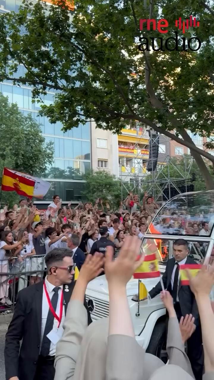 La emoción desborda al gritar ¡Viva la República! tras Tor Vergata