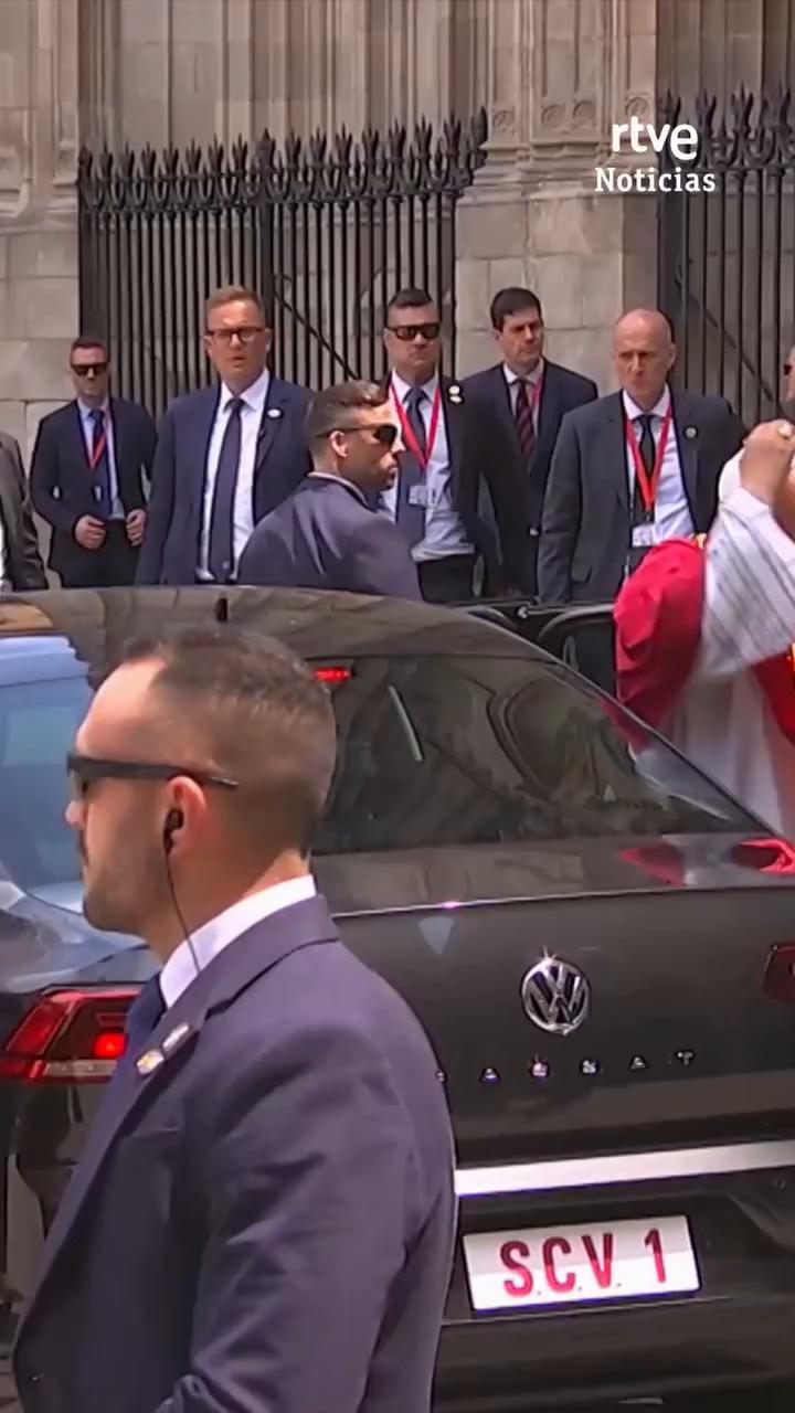 Speaker closes remarks with repeated expressions of gratitude