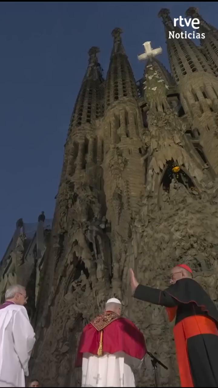 'Ich bin der Herr': Gott weiht neuen Turm der Sagrada Familia ein