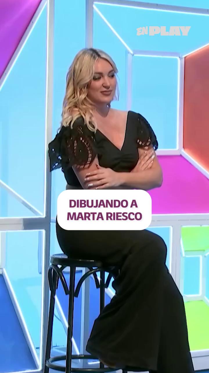 Marta Riesco se emociona con el retrato que le regala Ángela en directo