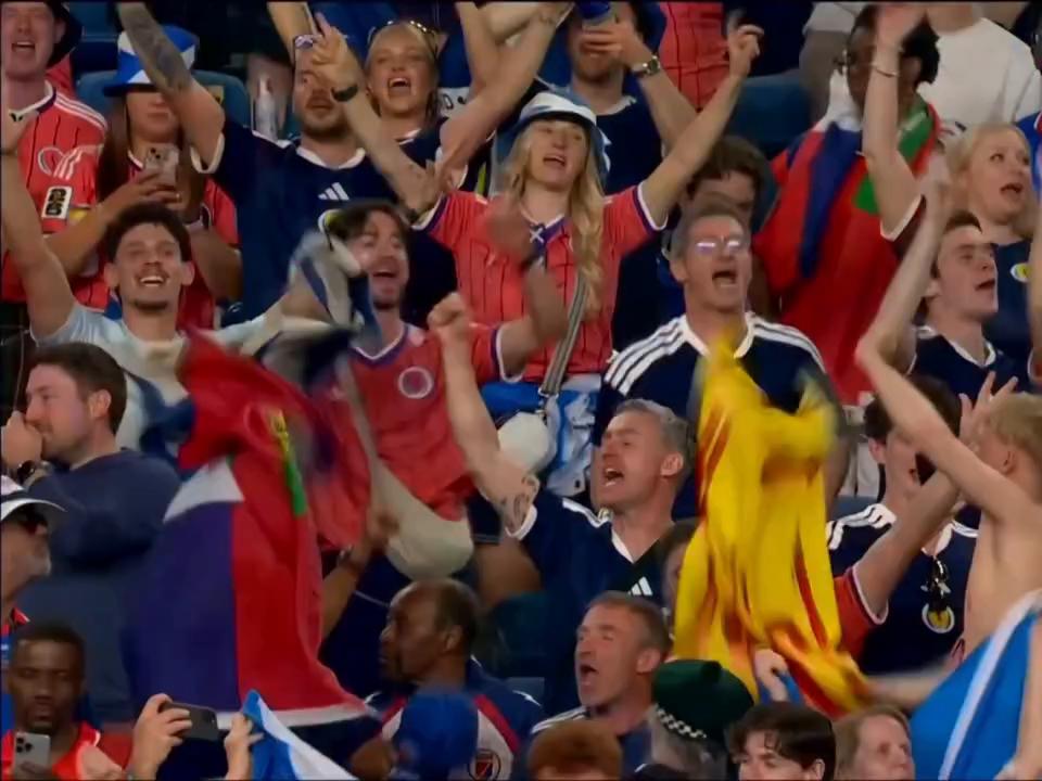 Escocia celebra su regreso al Mundial con el himno de Las Bácaras