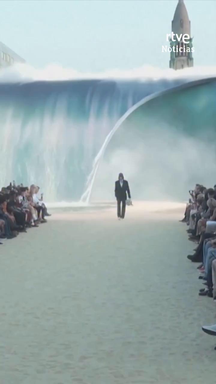 Louis Vuitton desata críticas por usar agua de alcantarilla en desfile de París