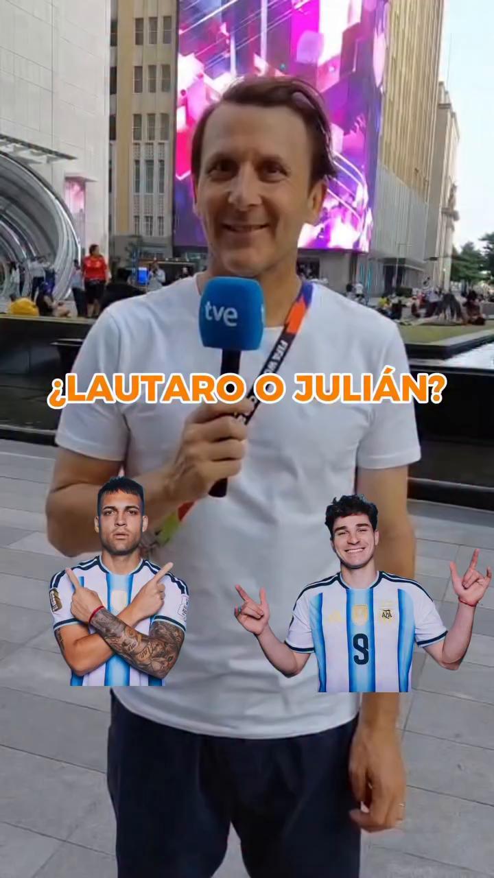 Experto elige a Lautaro Martínez sobre Julián Álvarez ante Austria