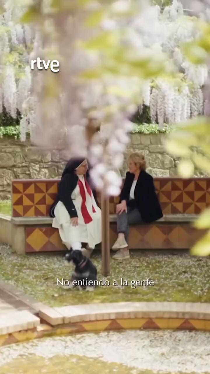 Monja defiende a su amiga moderna: 'Que el que no quiera colaborar, que no moleste'
