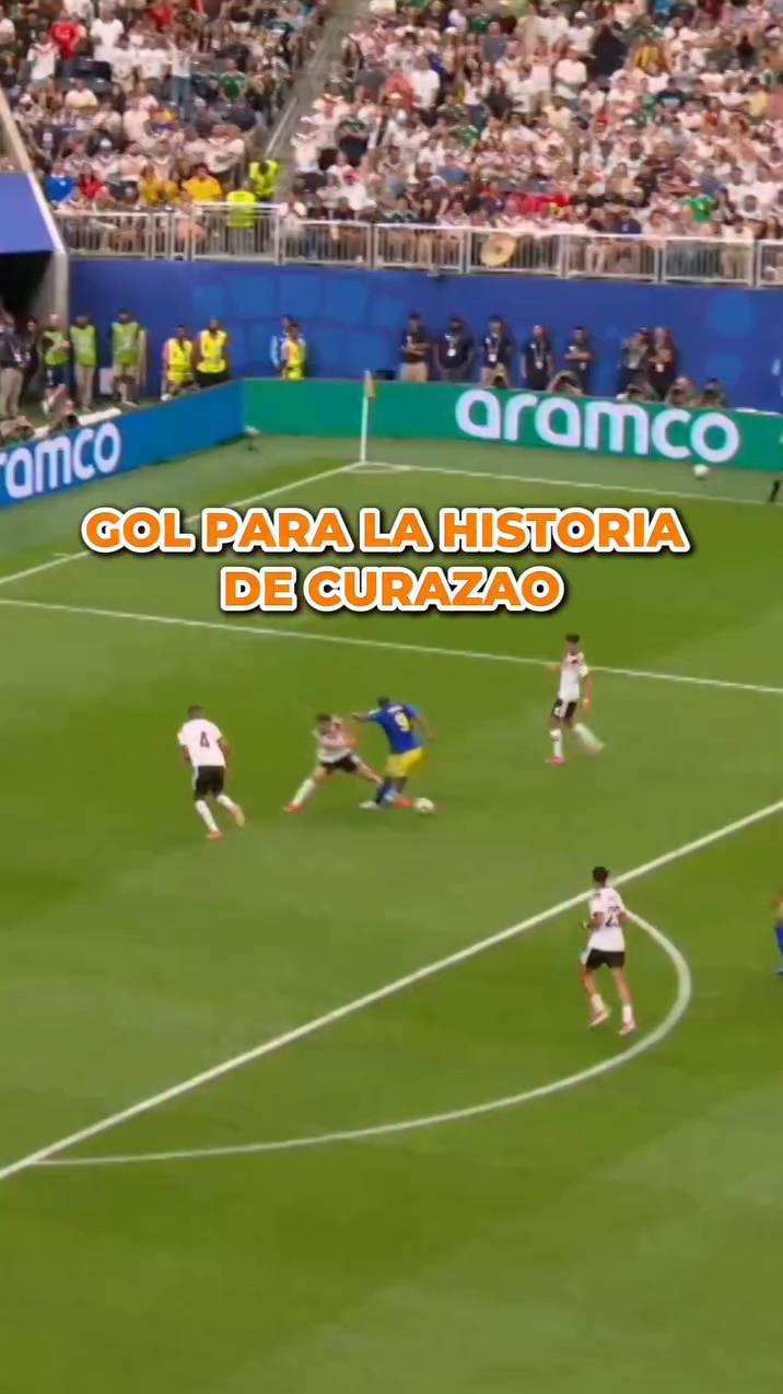 Peter Domen dispara desde el área y marca el gol de Curaçao