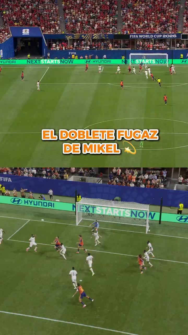 Pedro Porro toca el balón en el centro pero Olmo no llega al segundo