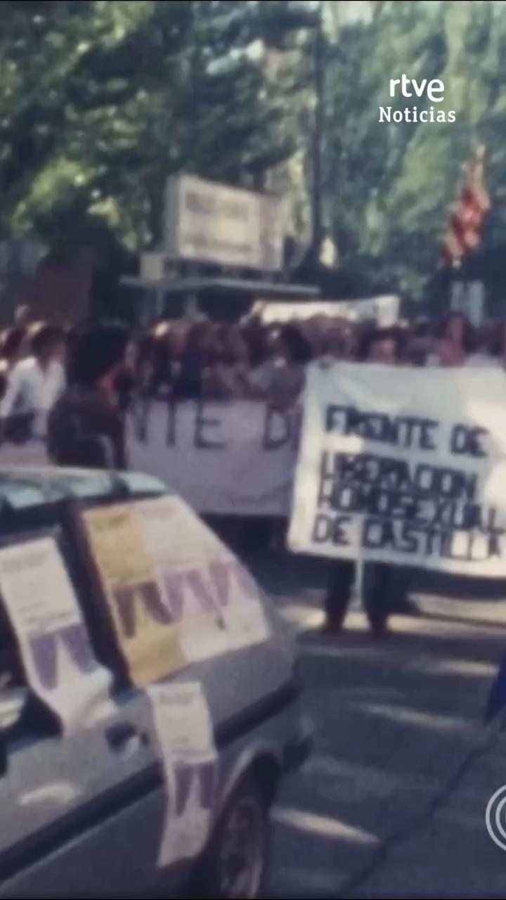Miles marchan en Madrid contra la ley que perseguía a homosexuales