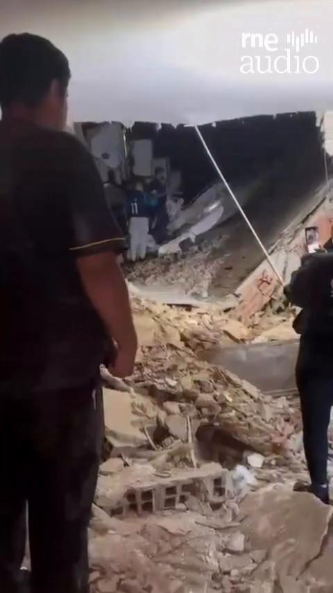 Diez personas siguen desaparecidas tras derrumbe de edificio en Cate a la Mar