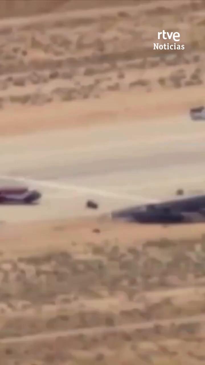 Un B-52 se estrella en California y causa la muerte de sus ocho tripulantes