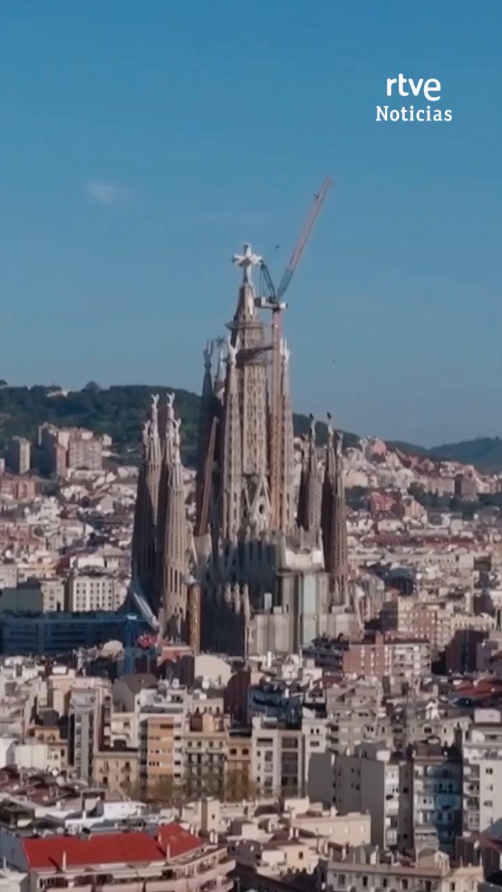El Papa inaugura la Torre de Jesucristo y convierte la Sagrada Familia en epicentro católico