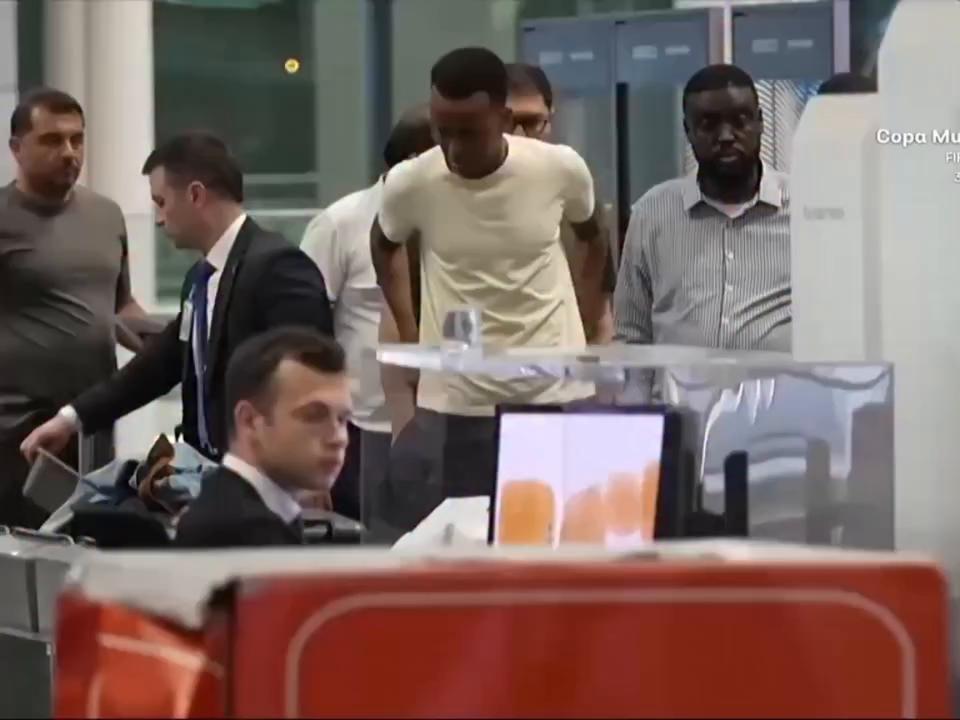 Un futbolista somalí es retenido 11 horas en Miami por supuestos vínculos terroristas