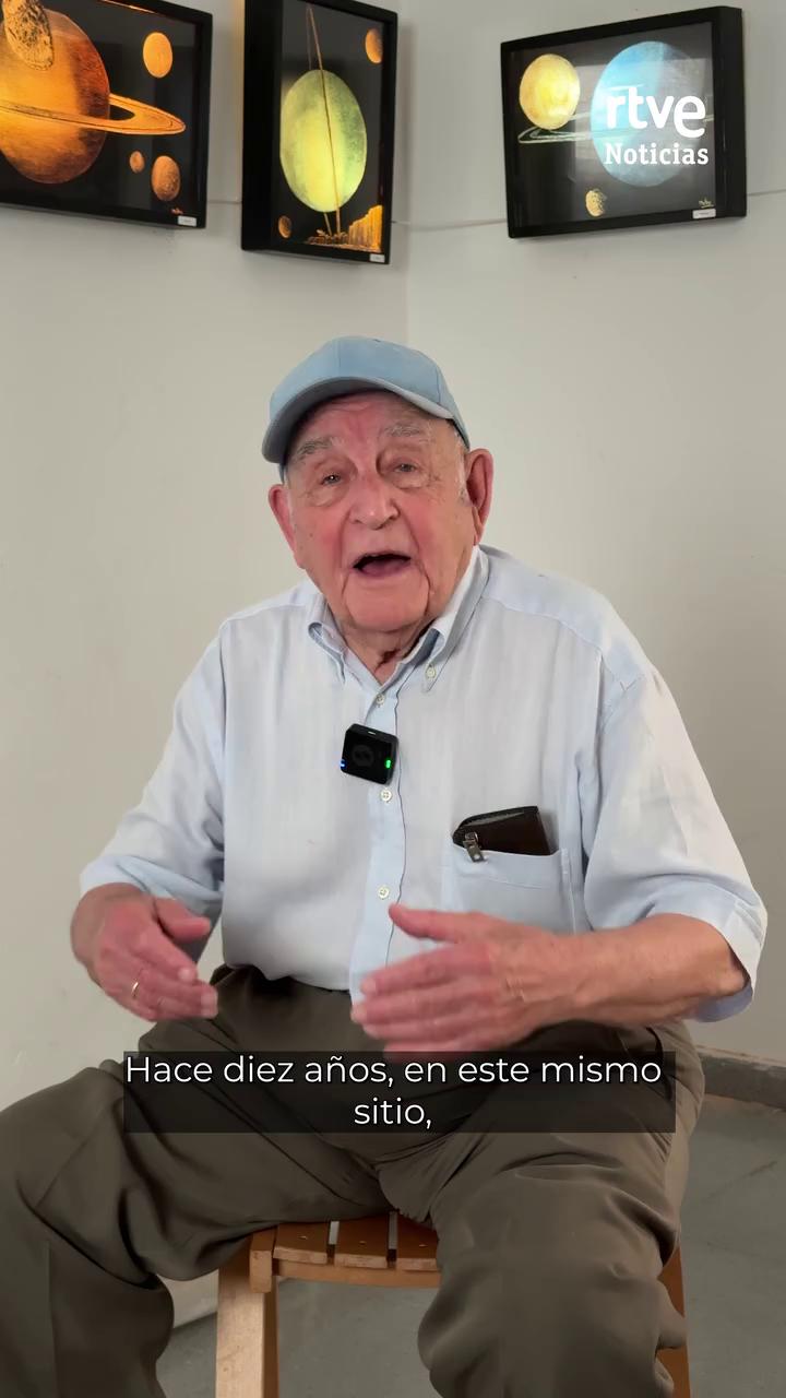 Mateo, el nonagenario que inventó el Grapple, expone arte rascando radiografías