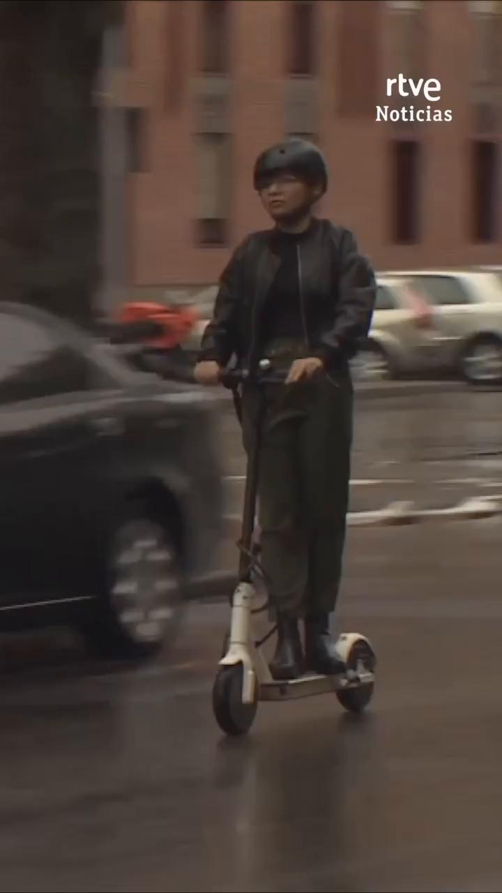 Interior impone casco y chaleco para patinetes eléctricos desde los 15 años