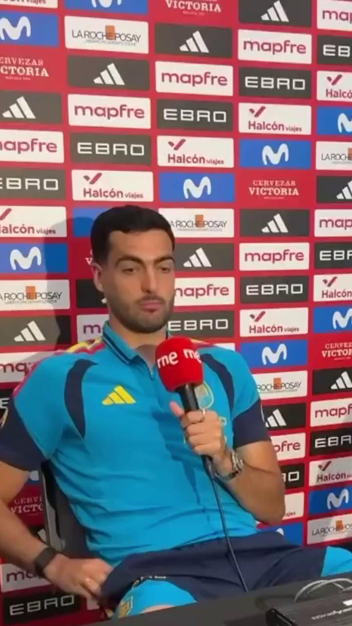Futbolista defiende la tranquilidad ante la era de clickbaits y fake news