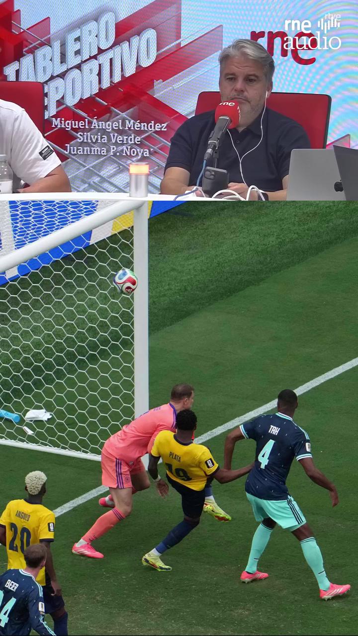 Gonzalo Plata marca el gol de Ecuador y fusila a Noya en el área