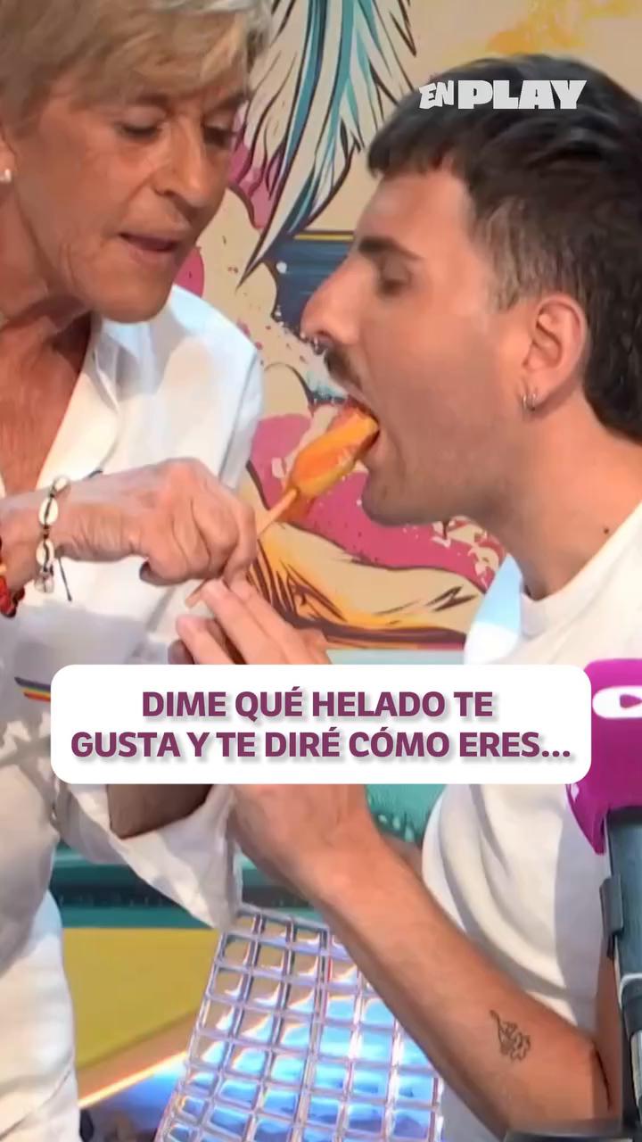 Chelo y Andújar comparten el mismo pirulí en un juego de helados fálicos