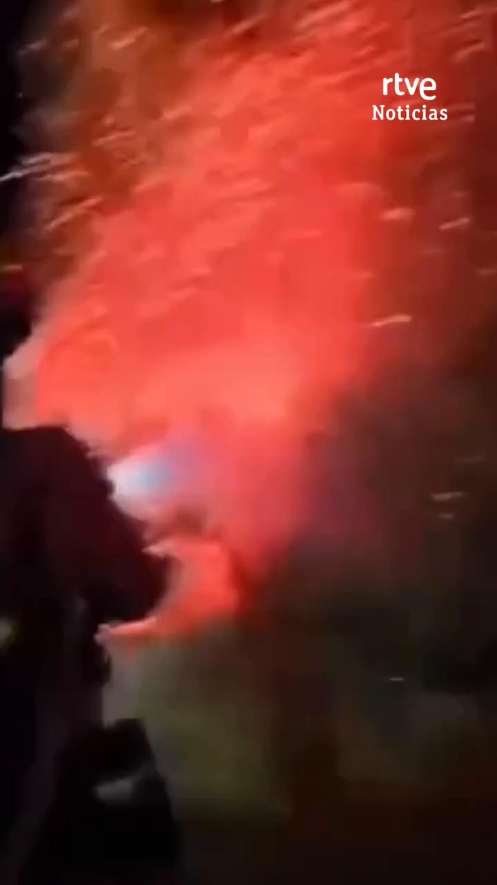 El viento cambiante reactiva el incendio de las Cinco Villas en Aragón