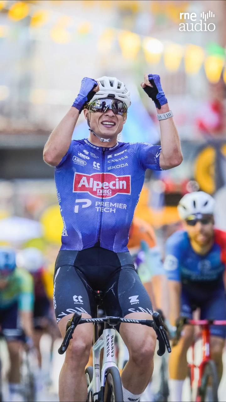 Jasper Philipsen logra su ansiada victoria en el sprint final de Wagón