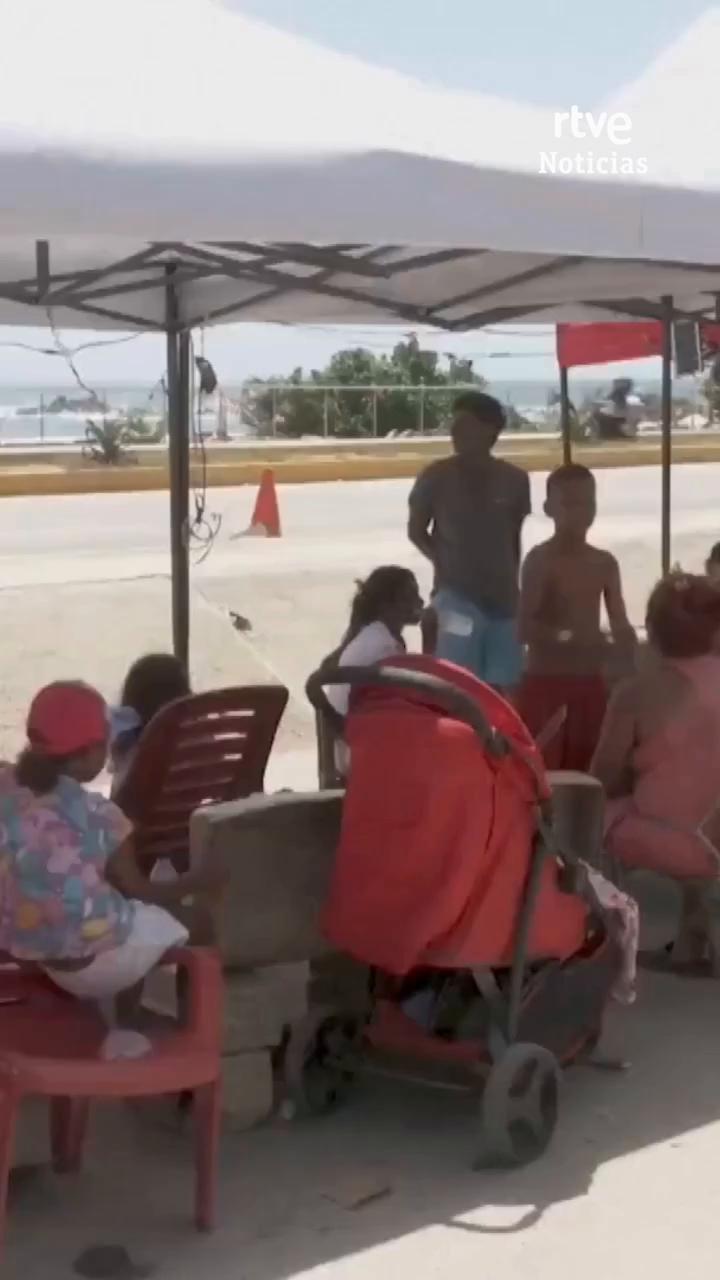 Miles de damnificados en La Guaira viven hacinados en campamentos sin fecha de retorno