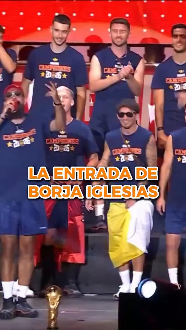 Libera el Congreso con versos fluidos: el recital improvisado sobre dolor y musa
