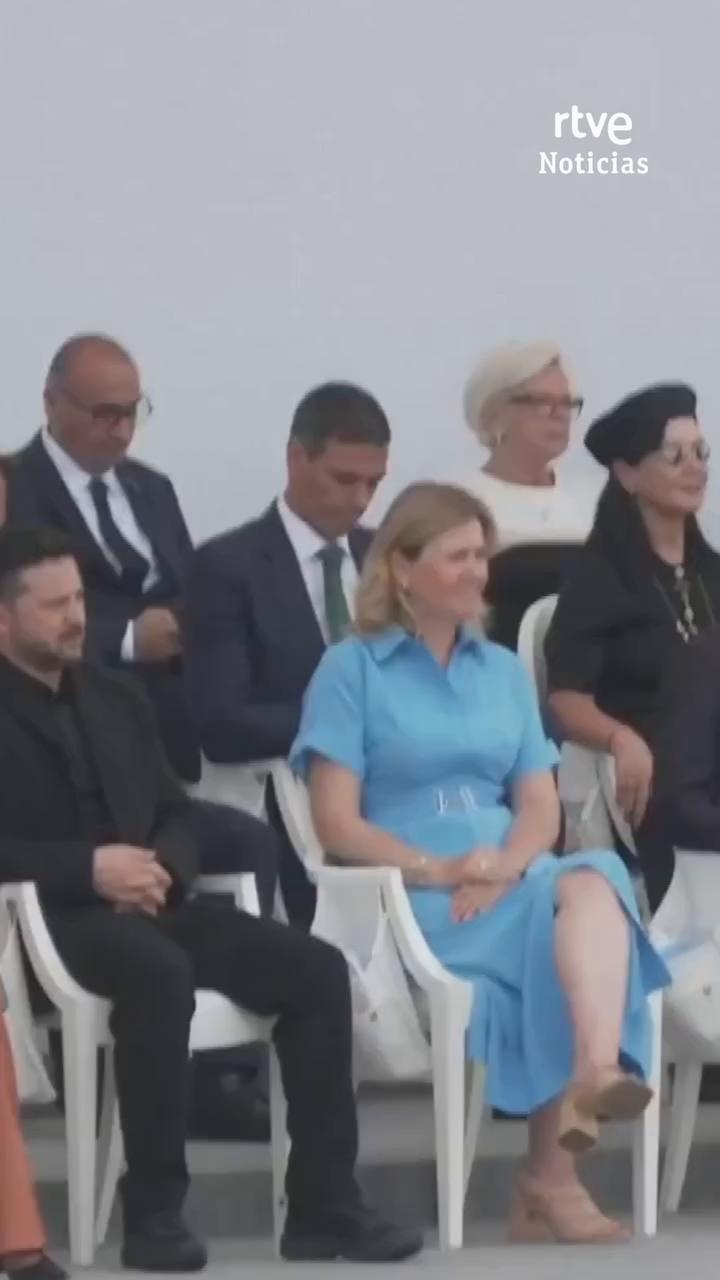 La sentencia de David Sánchez sorprende a Pedro Sánchez durante el desfile en París