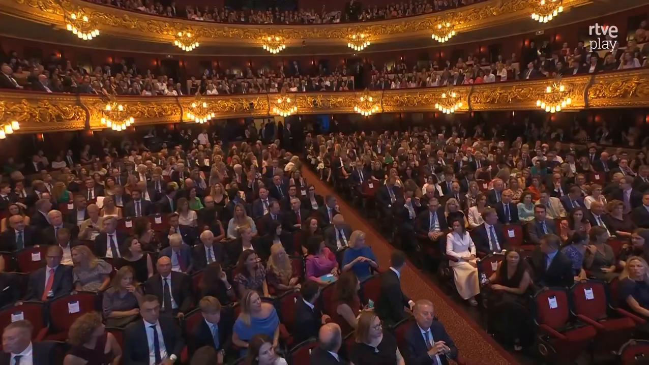 Los Reyes y la Princesa de Asturias llegan al acto oficial