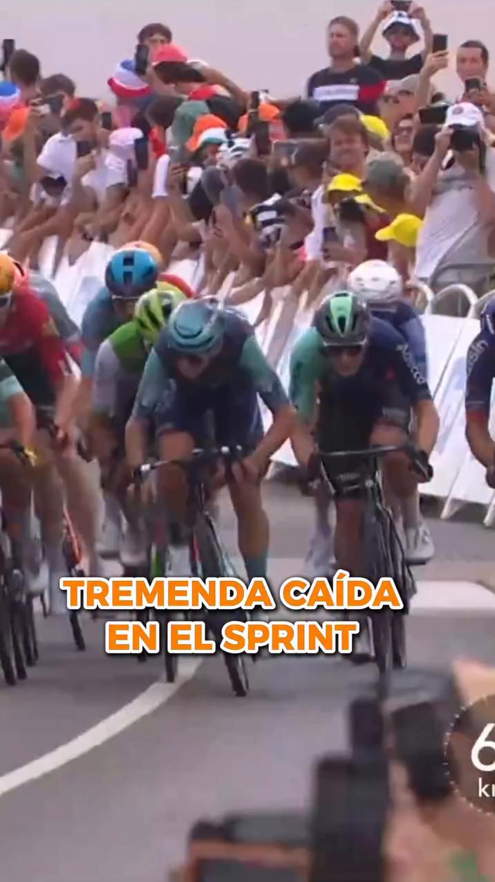 Fernando Gaviria cae de morro tras cruzarse con Warrens Cole en la carrera