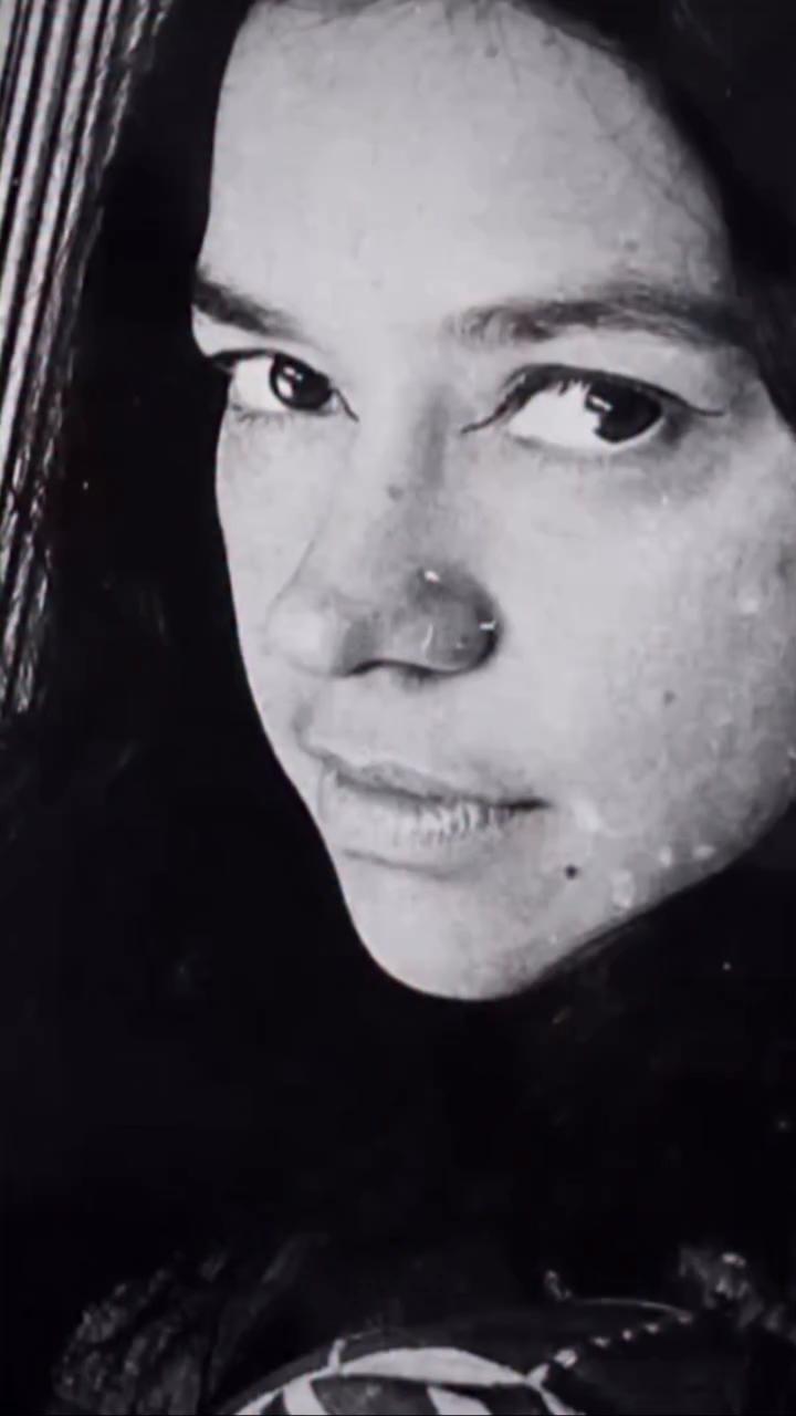 Marta Palau encarna el exilio en su arte sobre la frontera México-Estados Unidos