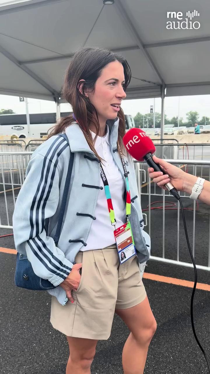 España tiene más equipo que Argentina, afirma una aficionada en la final