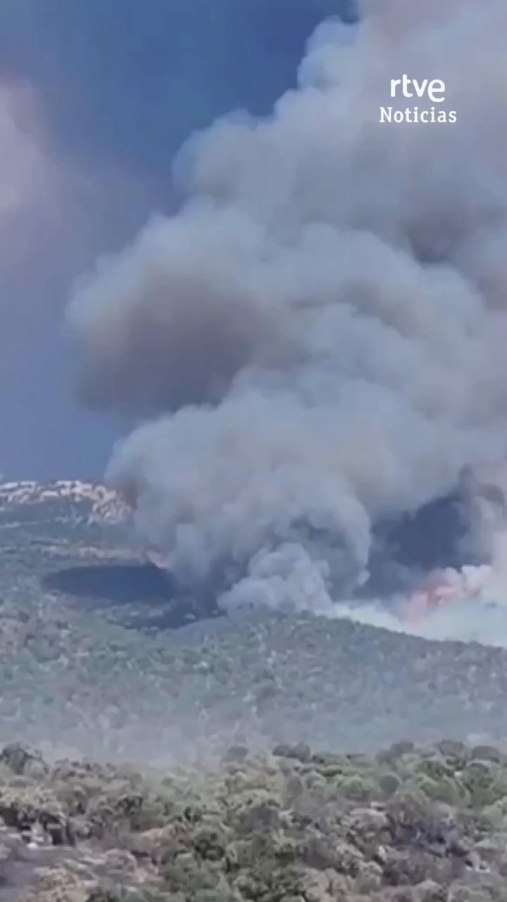 El incendio en la Sierra Oeste de Madrid obliga a evacuar 25.000 personas